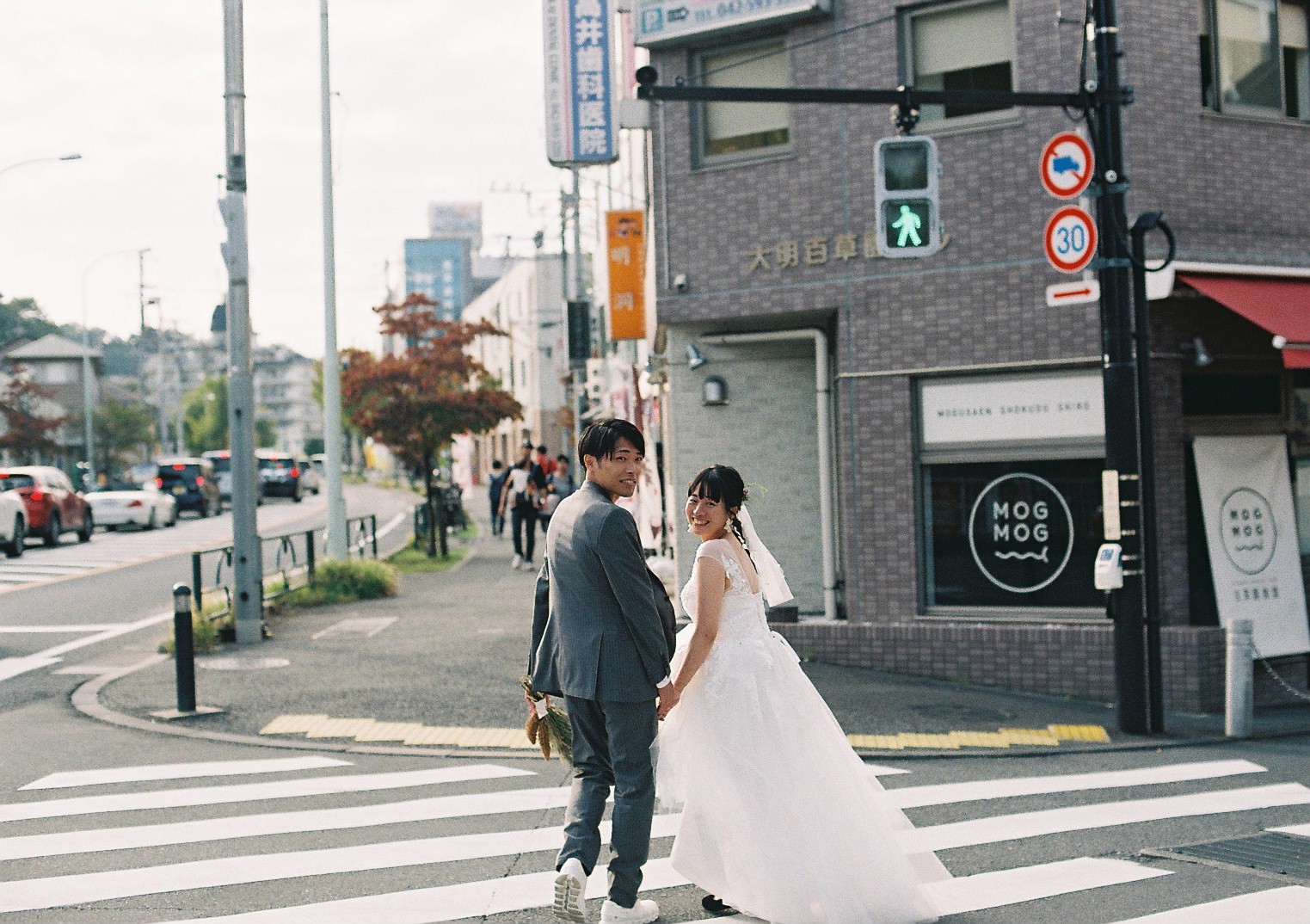 街並みで撮る前撮り・フォトウェディングのイメージ写真