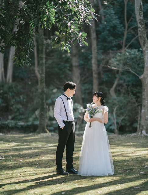 21世紀の森と広場で撮影した新郎新婦の前撮り写真