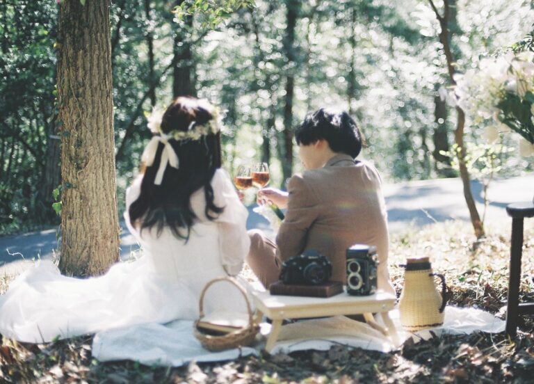 ピクニックで楽しむ前撮り|ふたりらしさをつくる小物10選と関東の撮影スポット